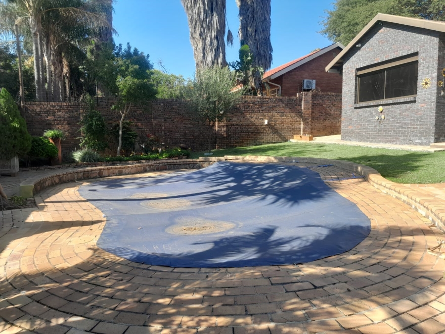 4 Bedroom Property for Sale in Safari Gardens North West